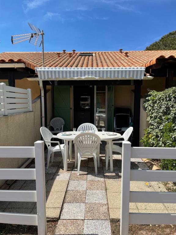 Villa Pavillon idéal famille avec piscine 800m des plages 4LHA60 1 PASSAGE DES ROUGES GORGES, 11560 Saint Pierre La Mer