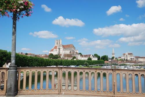 Pavillon Saint-Vincent Irancy france