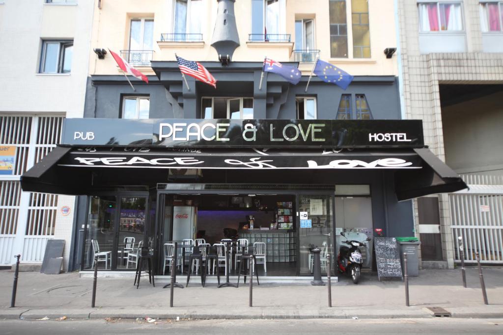 Auberge de jeunesse Peace & Love Hostel 245 Rue La Fayette, 75010 Paris