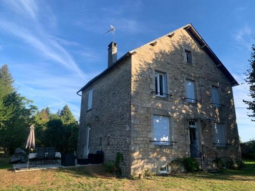 Peaceful & rural 4-bedroom villa Madranges france