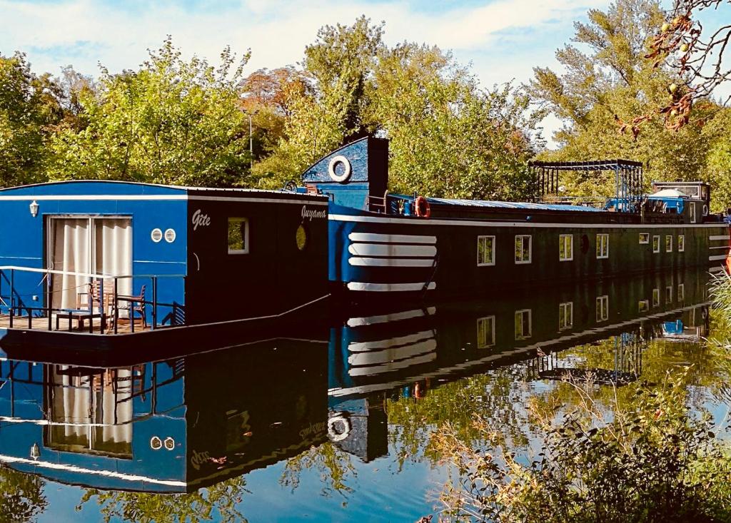 B&B / Chambre d'hôtes Péniche Alclair Allée Saint-Symphorien, 57000 Metz