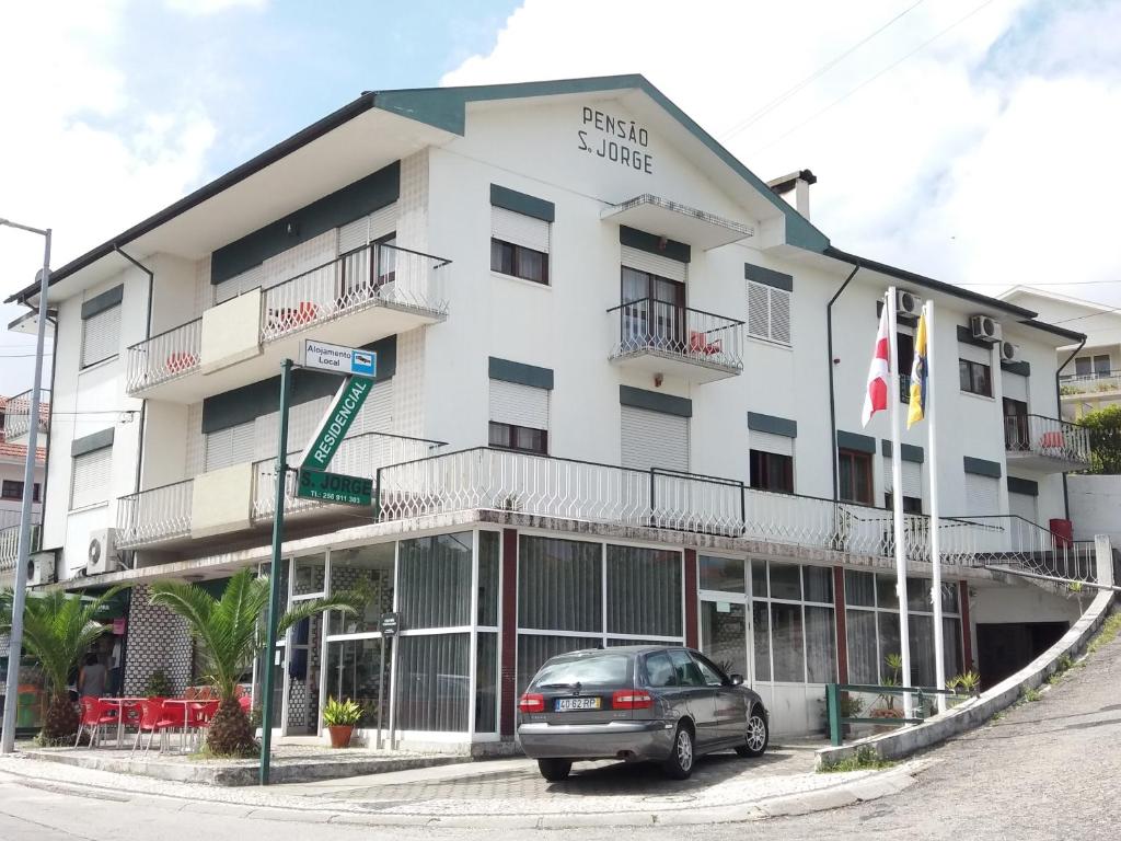 Hôtel Pensão São Jorge Rua do Rio Uima 191, 4505-683 Caldas de São Jorge