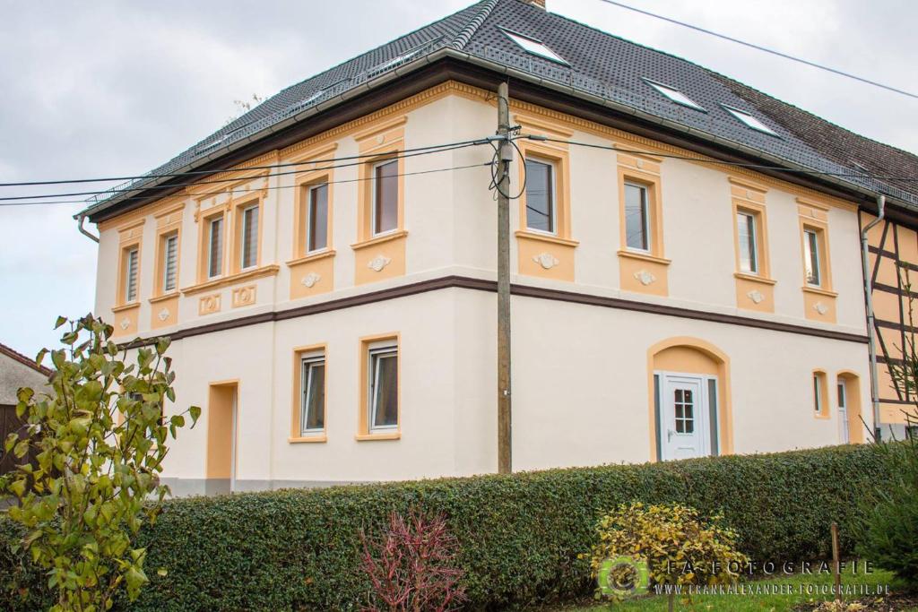 Maison d'hôtes Pension Alex Schenkenberg 5, 07554 Brahmenau