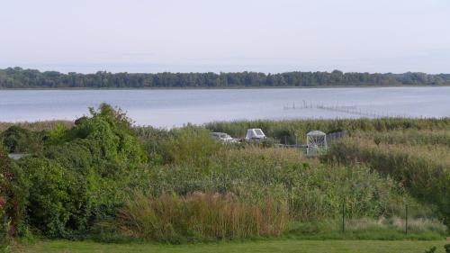 B&B / Chambre d'hôtes Pension Am Bodden 21B Körkwitzer Weg Ribnitz-Damgarten