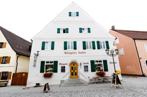 B&B / Chambre d'hôtes Pension Ferber Marktplatz 14 Monheim