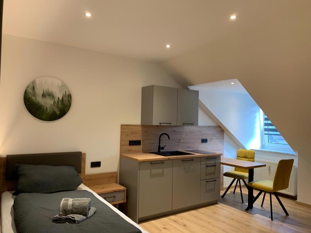 Maison d'hôtes Pension FeWo Schwärzer Eichenstraße 12, 92729 Weiherhammer