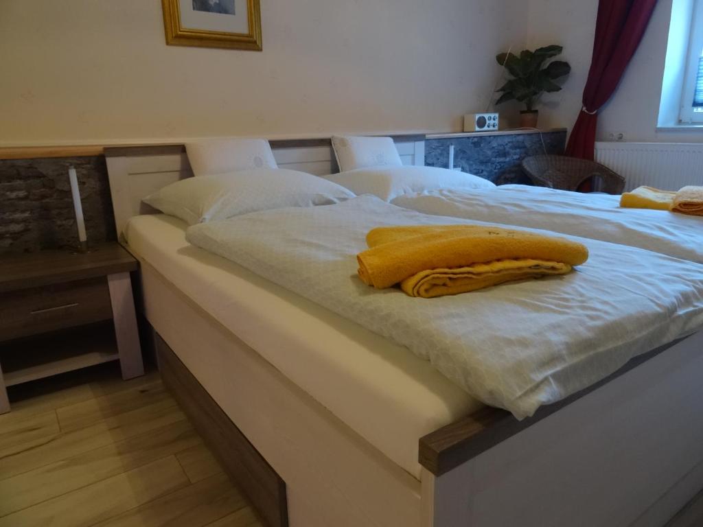 Appartement Pension & Gästehaus Paffrath Brüggerstraße 52, 99610 Großbrembach