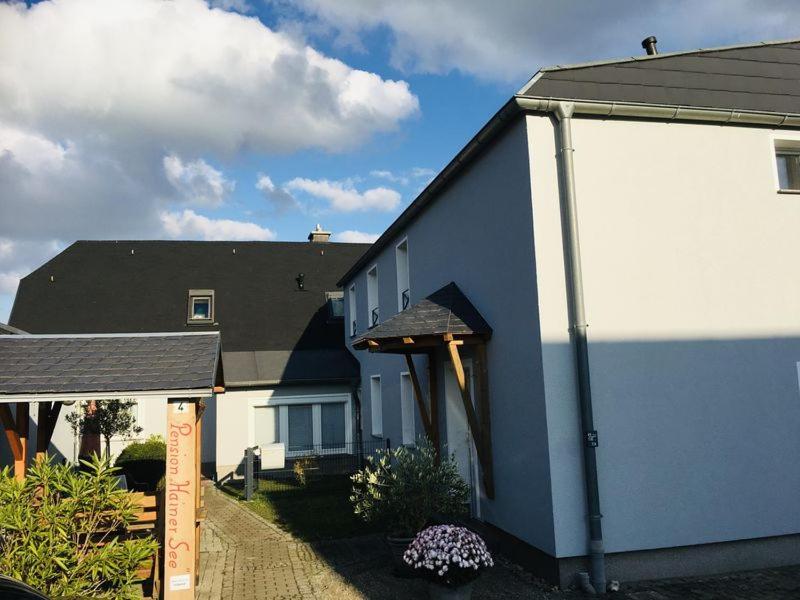 Appartements Pension Hainer See - FEWO Trachenauer Weg 4, 04575 Neukieritzsch