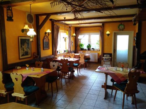 Maison d'hôtes Pension und Gasthof Zur Scheune Friedenstr. 5 Flecken Zechlin