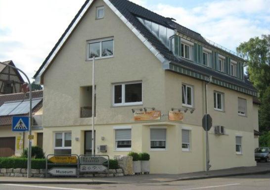 Appartement Pension Wauri , Ferienwohnung ' SCHWARZWALD ' , Erdgeschoss Echterdinger Straße 1 Erdgeschoss, 71111 Waldenbuch