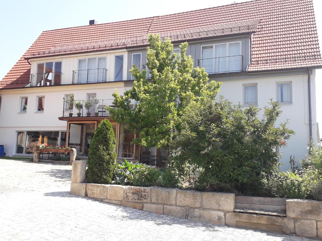 Appartements Pension Will 39 Raihingstraße, 72127 Kusterdingen