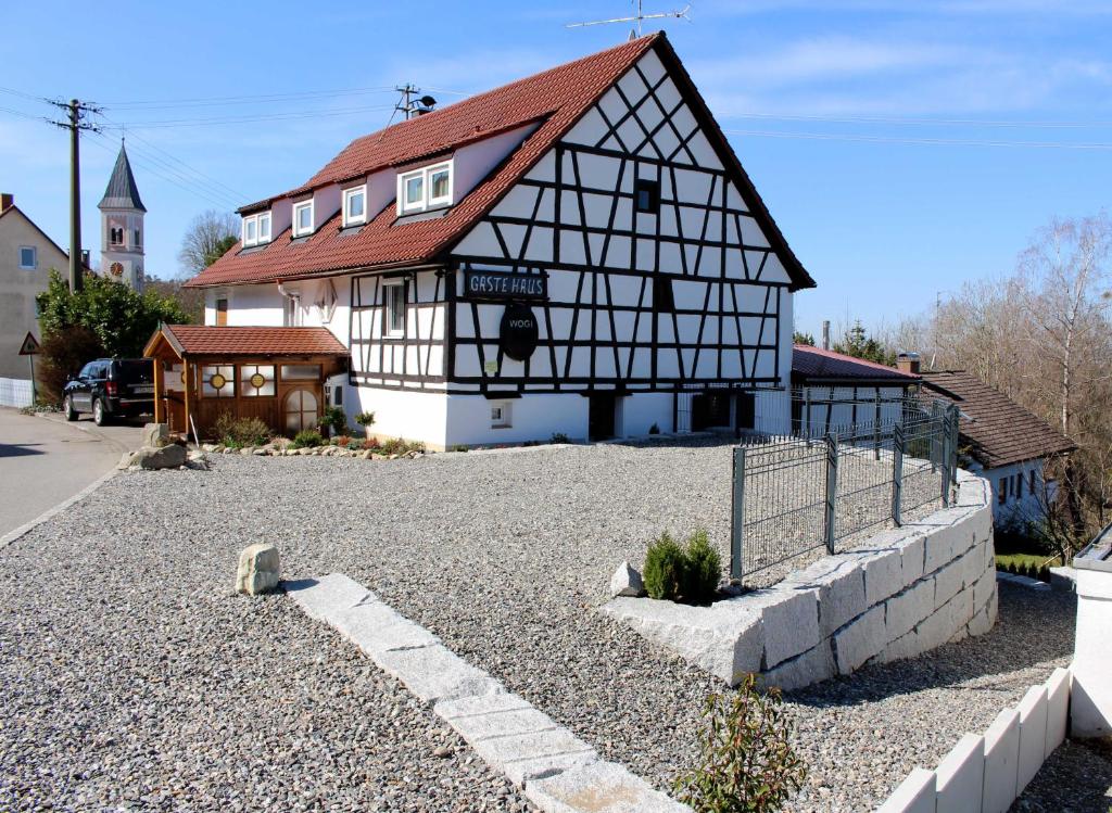 Maison d'hôtes Pension WoGi Kirchberg 18, 88364 Wolfegg