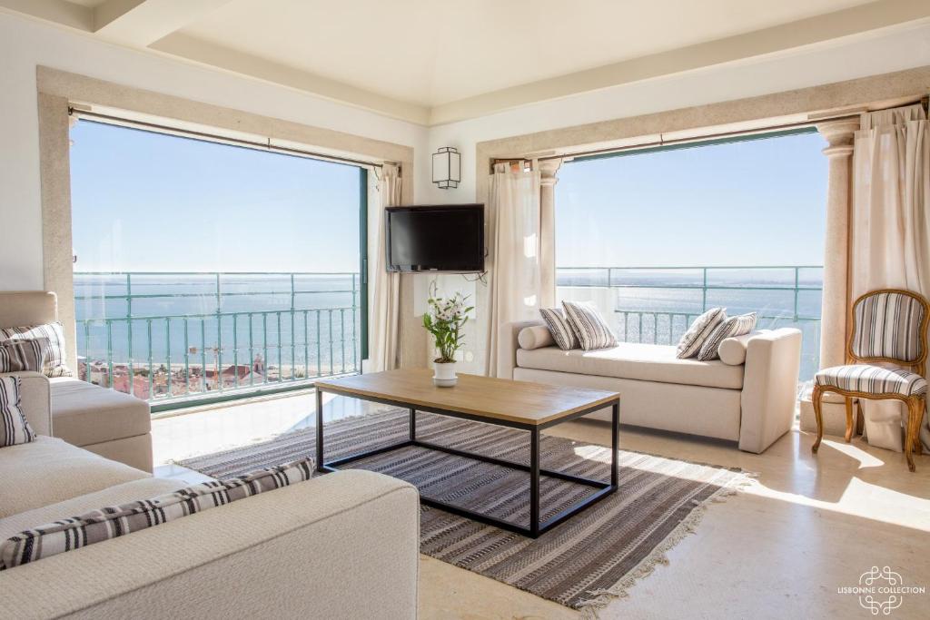 Appartement Penthouse Terrace 360º Lisbon View 1 by Lisbonne Collection Rua do Recolhimento 48, 1100-129 Lisbonne