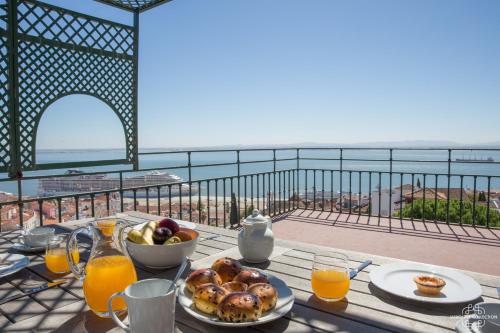 Penthouse Terrace 360º Lisbon View 1 by Lisbonne Collection Lisbonne portugal