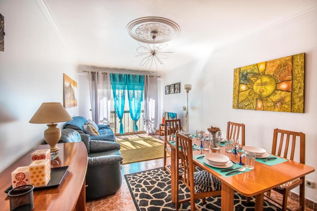 Appartement Perfect to Enjoy Lisbon Cascais and Sintra at 1200 metres to metro blue line and Sintra Rail line 2 Rua Ivone Silva, 2720-310 Amadora