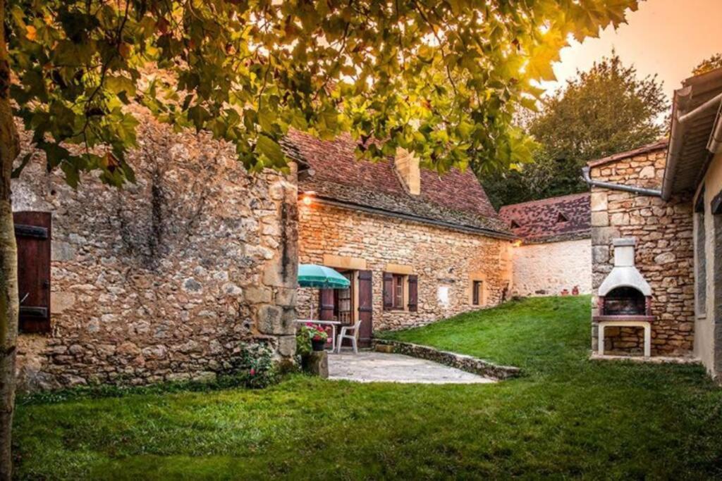 Maison de vacances Périgordian Cottage, large swimming pool, BBQ 270 chemin de pechlafière, 24200 Le Clos d\'Allas