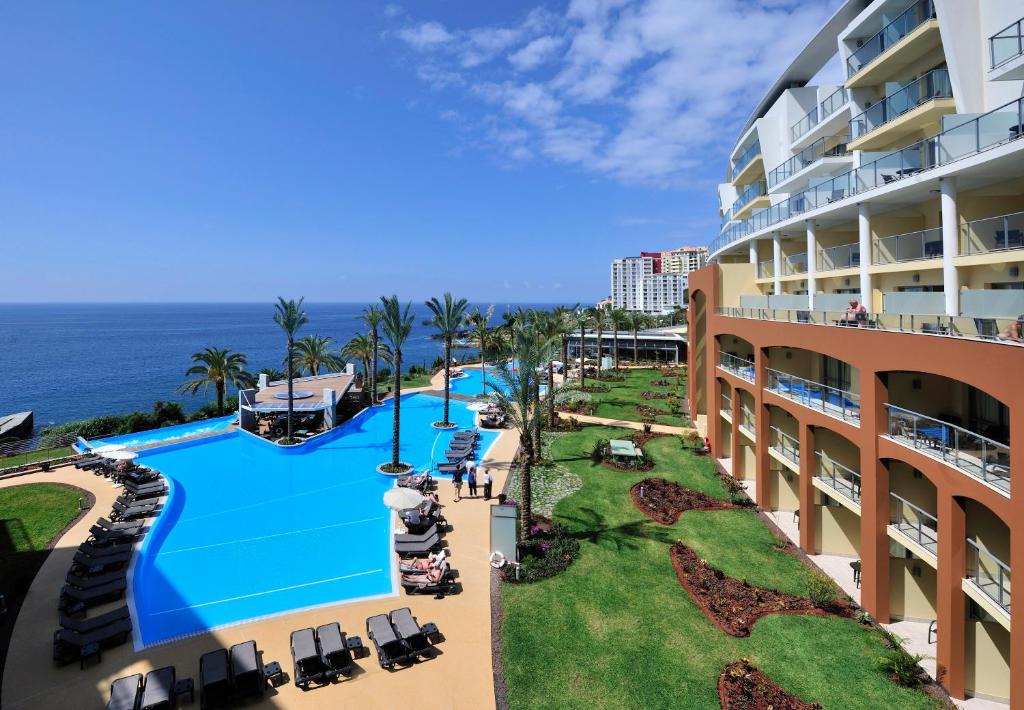 Hôtel Pestana Promenade Ocean Resort Hotel Rua Simplicio dos Passos Gouveia,31, 9000-001 Funchal