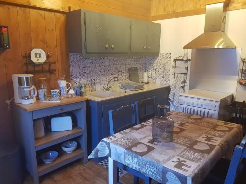 Chalet Petit chalet savoyard 500 Route de Lardin Domancy