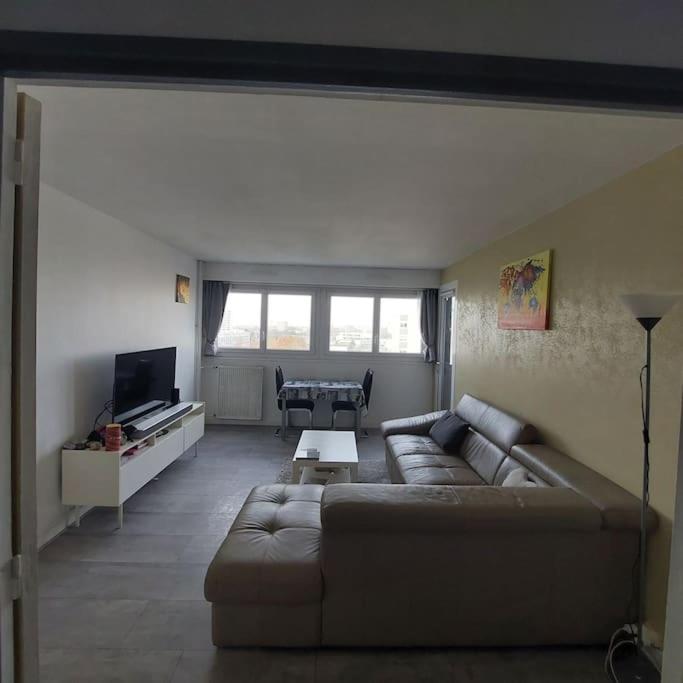 Appartement petit cocon 3 Place de la Levrière, 94000 Créteil