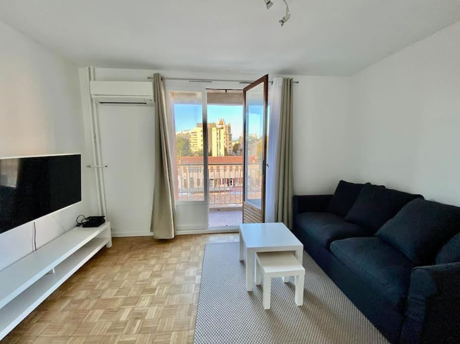 Appartement Petit cocon avec Balcon au centre de Marseille 28 Rue Emile Duclaux, 13004 Marseille