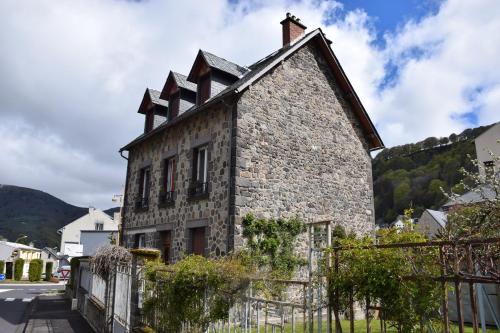 Petit duplex de charme sous les toits du Mont-Dore Le Mont-Dore france