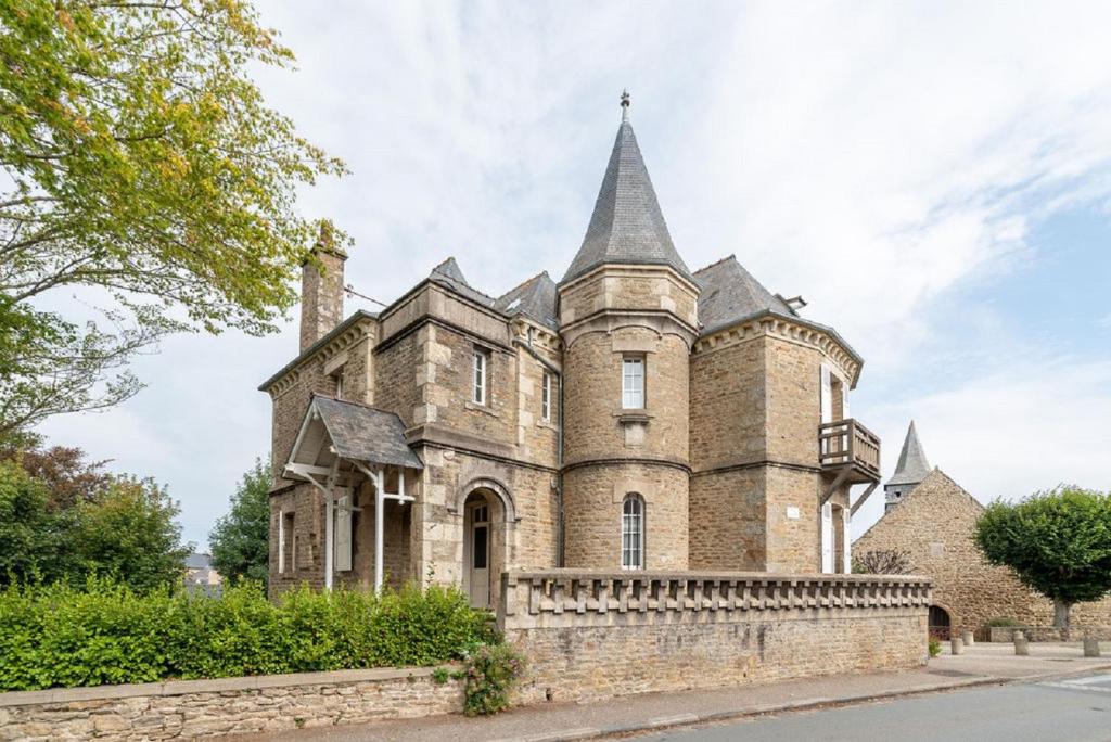 Villa Petit manoir de Saint Lunaire de la Grève, 379, 35800 Saint-Lunaire