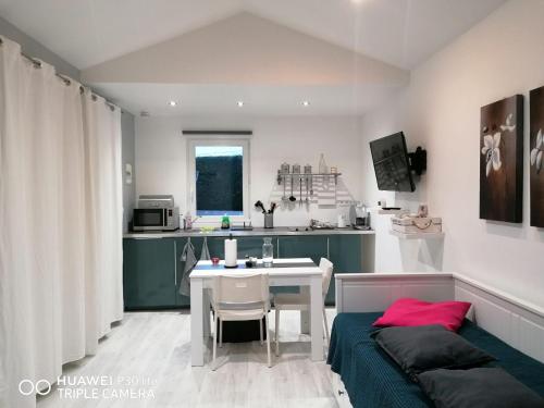 Appartement Petit nid douillet 75 Chemin des Acacias Reventin-Vaugris