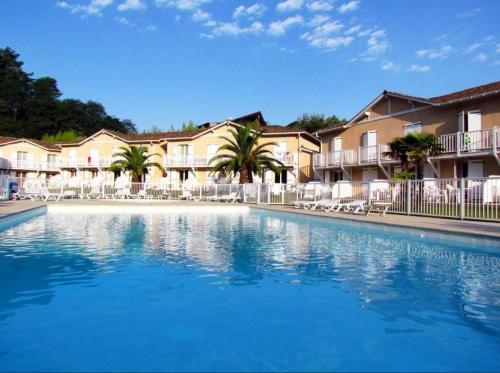 Petit oasis avec piscine Anglet france