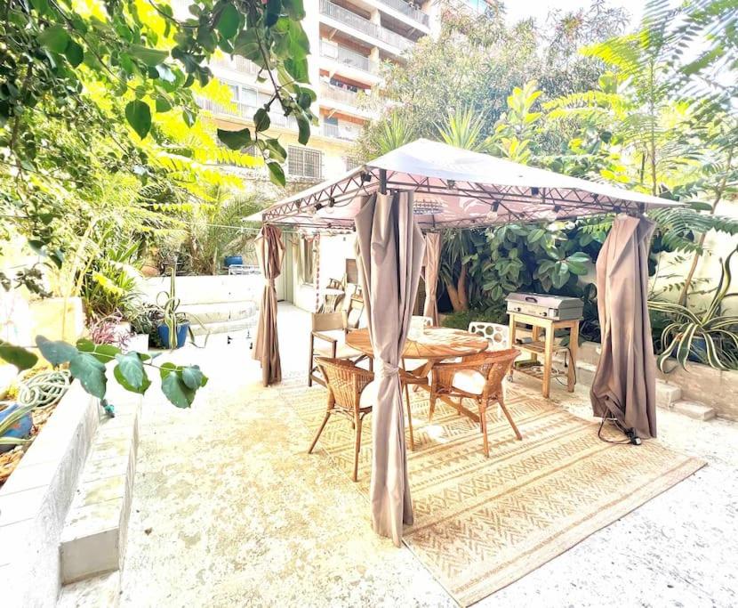 Appartement PETIT OASIS NICHÉ AU CŒUR DES CATALANS Rue César Aleman, 13007 Marseille