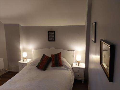 PETIT SAINT HUBERT 1 à 4 PERSONNES Velles france