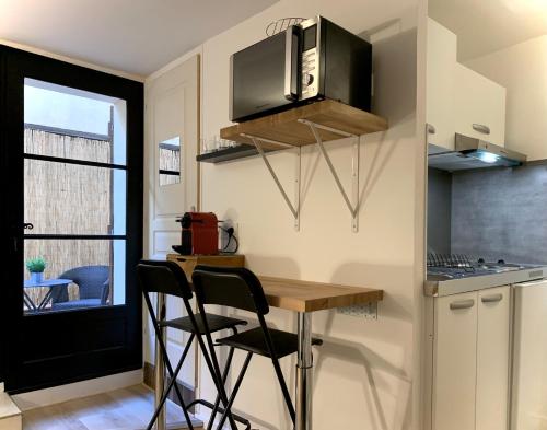 Appartement Petit Studio Terrasse Toulon Vieille Ville 32 Rue Augustin Daumas Toulon