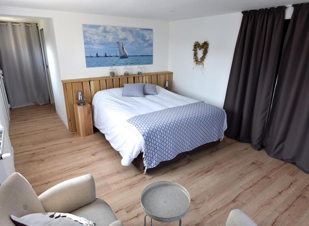 B&B / Chambre d'hôtes Petite Emeraude 3 Rue du Saussaye, 35260 Cancale