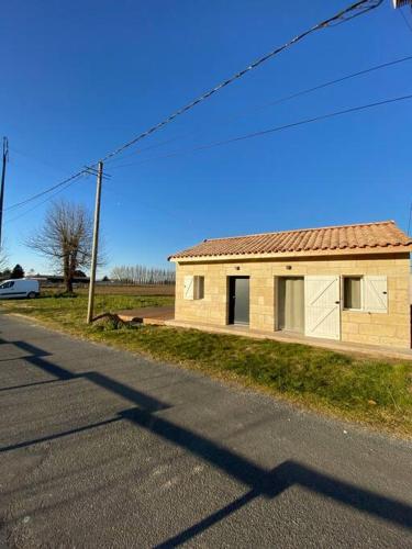 Petite maison bord de Dordogne Saint-Sulpice-de-Faleyrens france