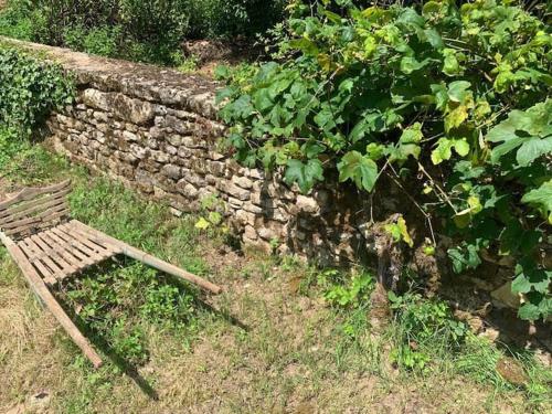 Petite maison cottage anglais au bord de Dordogne Le Buisson france