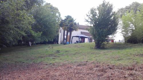 Petite maison dans les bois Villefranque france