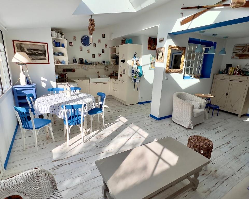 Maison de vacances Petite maison de vacance très proches de la mer 11 Rue Jean Legatelois, 35400 Saint-Malo