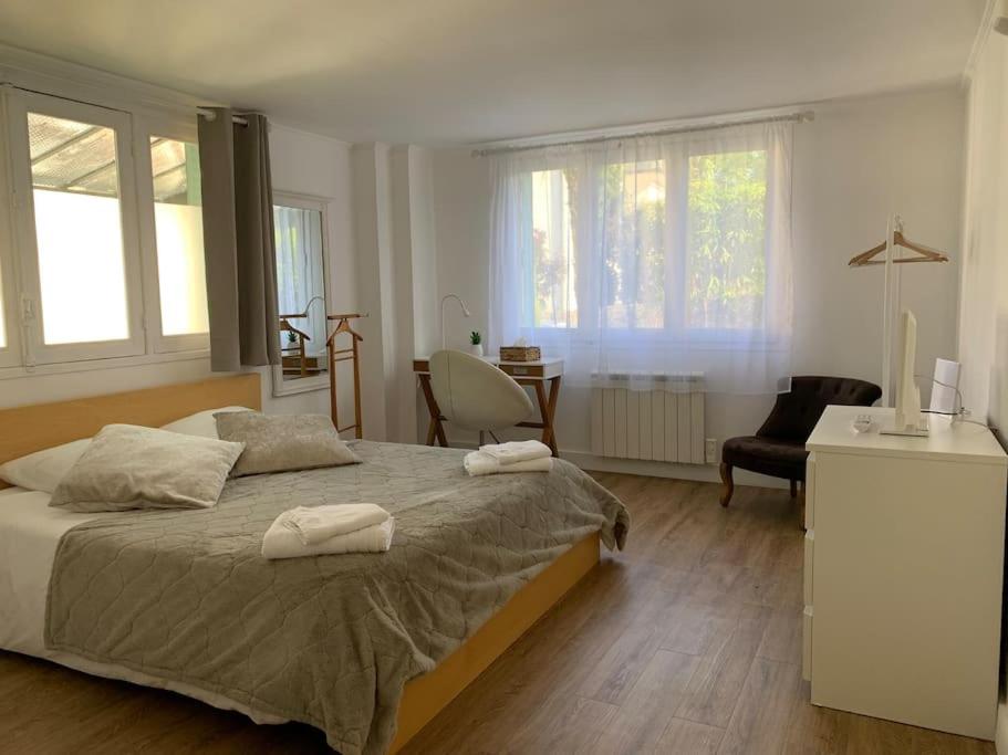 Appartement Petite maison individuelle entre Paris et Disney ! 19 Avenue de la Varenne, 94430 Chennevières-sur-Marne