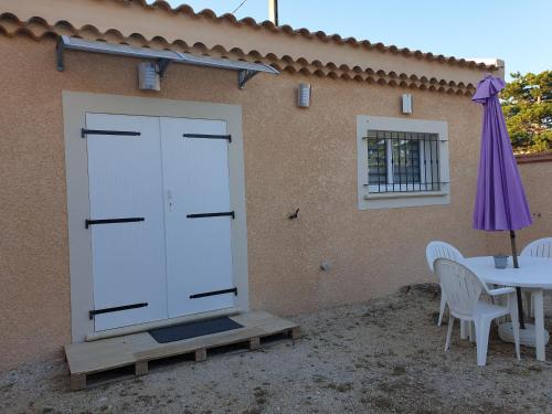 Petite maison meublée entre Avignon et Carpentras Morières-lès-Avignon france