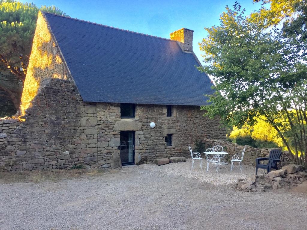 Maison de vacances Petite maison pour 2 à 6 personnes dans un paysage totalement paisible (plages à 20 min)Little house for 2 to 6 persons in total peaceful landscape (beaches at 20 min) 8 Kervéno Leval, 56690 Landévant