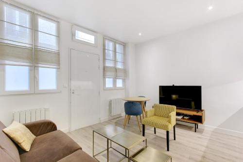 Pick A Flat's Apartment in Batignolles - Passage Cardinet Paris france