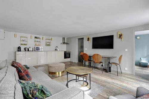 Pick A Flat's Apartment- Rue Mandar﻿ Paris france