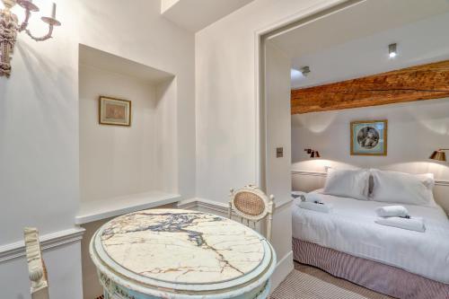 Pick A Flat's Apartments in Saint Germain - Paul-Louis Courier Paris france