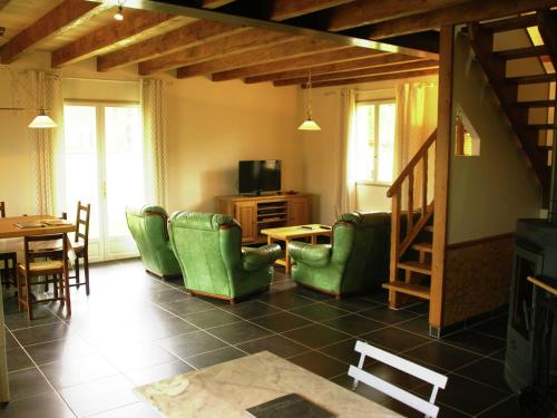 Maison de vacances Picturesque Holiday Home in Loubressac with Swimming Pool  Loubressac