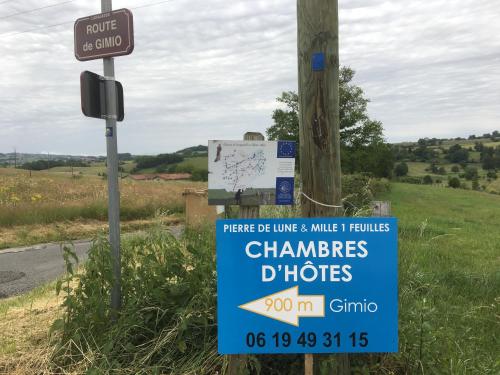 B&B / Chambre d'hôtes pierre de lune 955 route de Gimio Larajasse