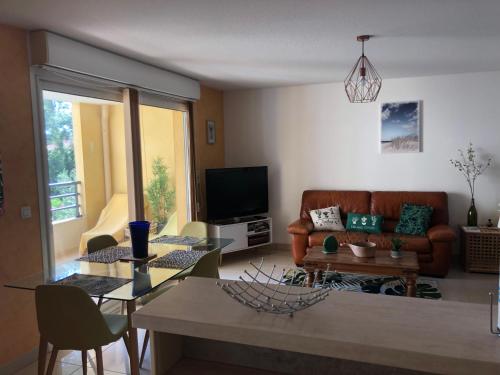 Appartement Pins Parasol Villa Gabrielle 121 621 Avenue de la Corniche d'Azur Fréjus