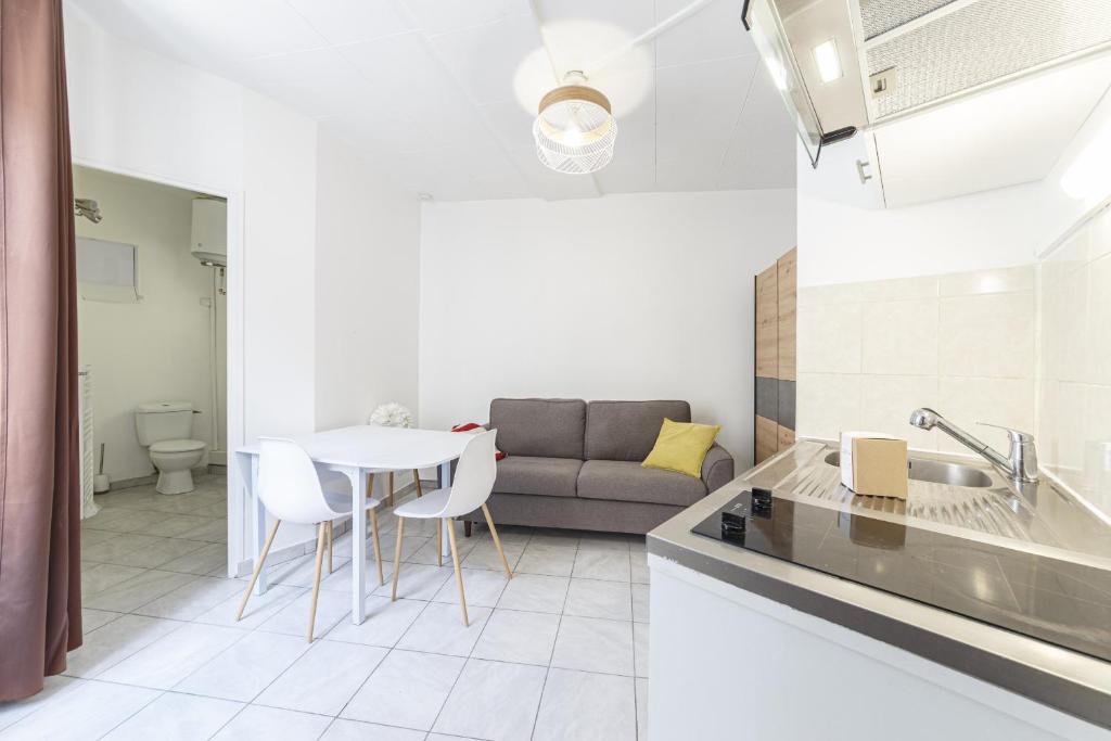 Appartement Place de la Trémoille - petit studio fonctionnel Rue du Pin Doré, 11, 53000 Laval