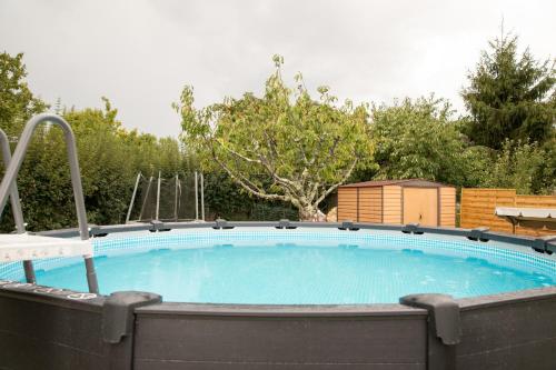 Plain pied climatisé piscine idéalement situé Boulazac france