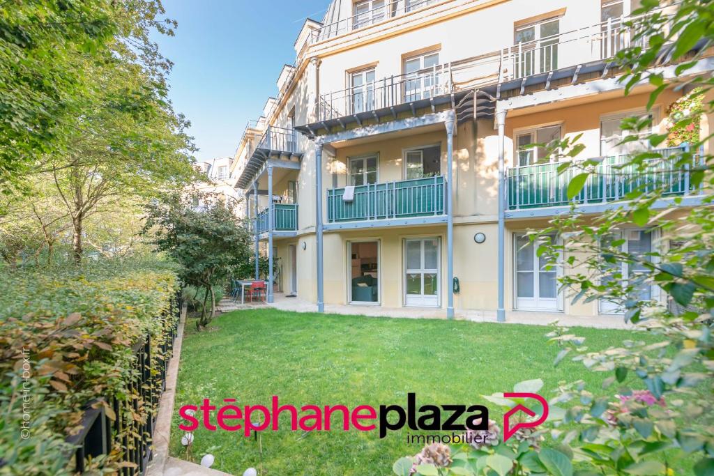 Appartement Plaza Fontaine Rouge 02 3 Rue de la Fontaine Rouge, 77700 Chessy