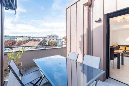 Pleasant Apartment Close To The City Center With Furnished Terrace & Garage Annecy france