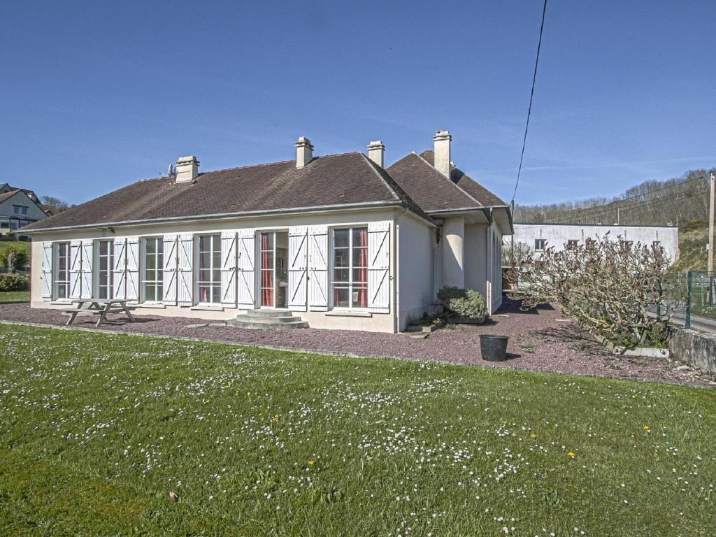 Maison de vacances Pleasant holiday home in Aure sur Mer with terrace , 14520 Sainte-Honorine-des-Pertes